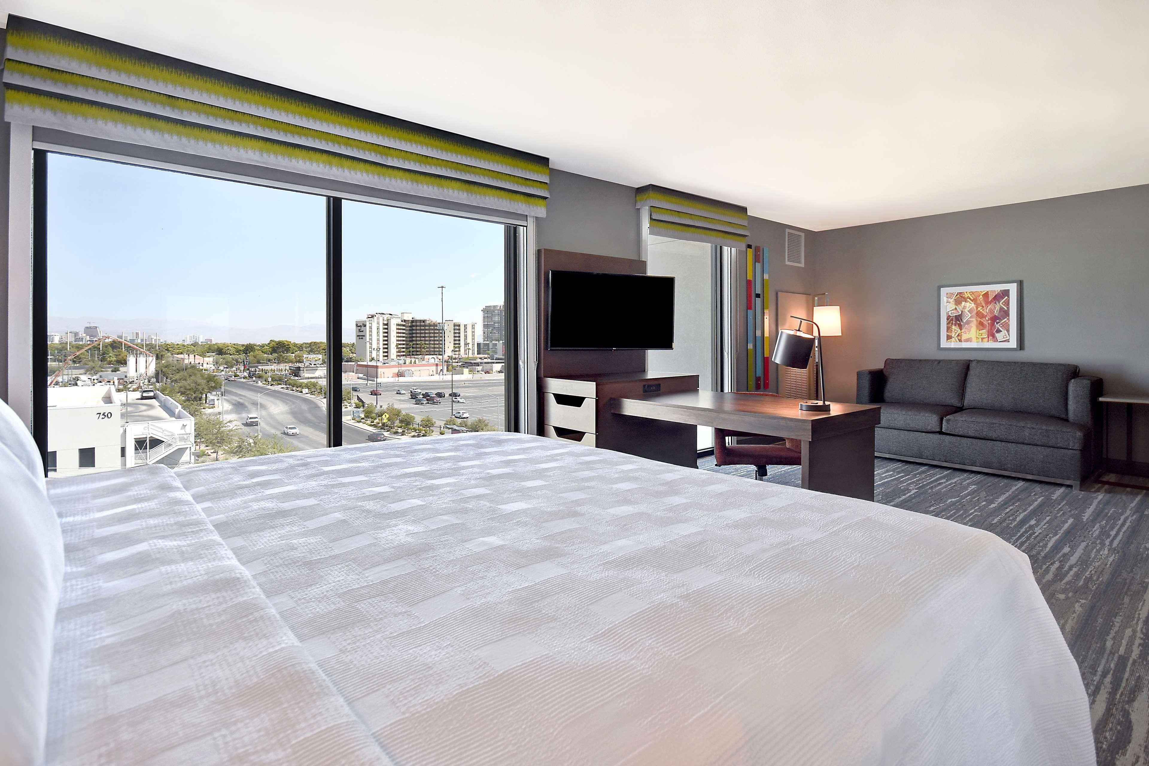 Hampton Inn & Suites Las Vegas Convention Center - No Resort Fee Екстер'єр фото