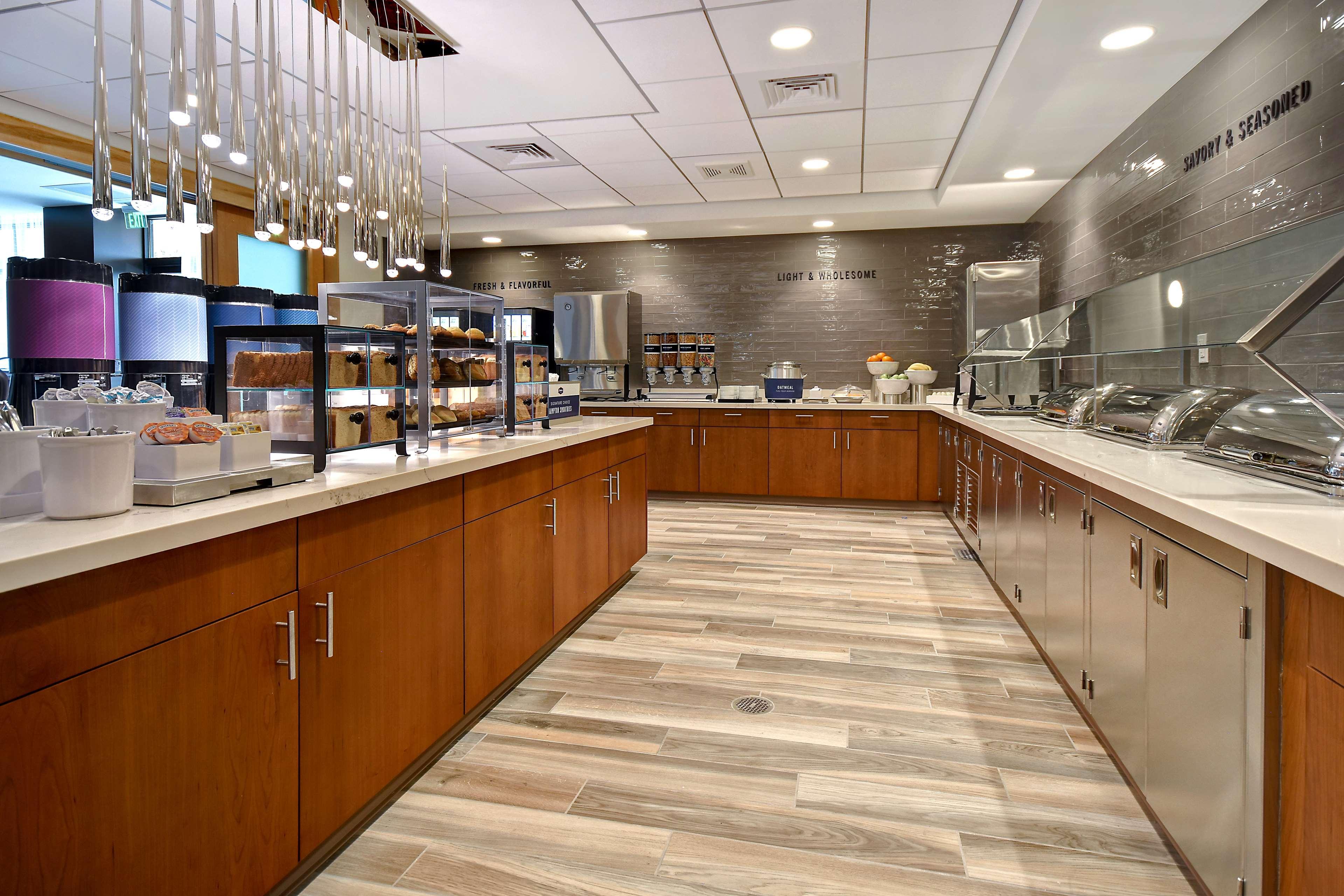 Hampton Inn & Suites Las Vegas Convention Center - No Resort Fee Екстер'єр фото