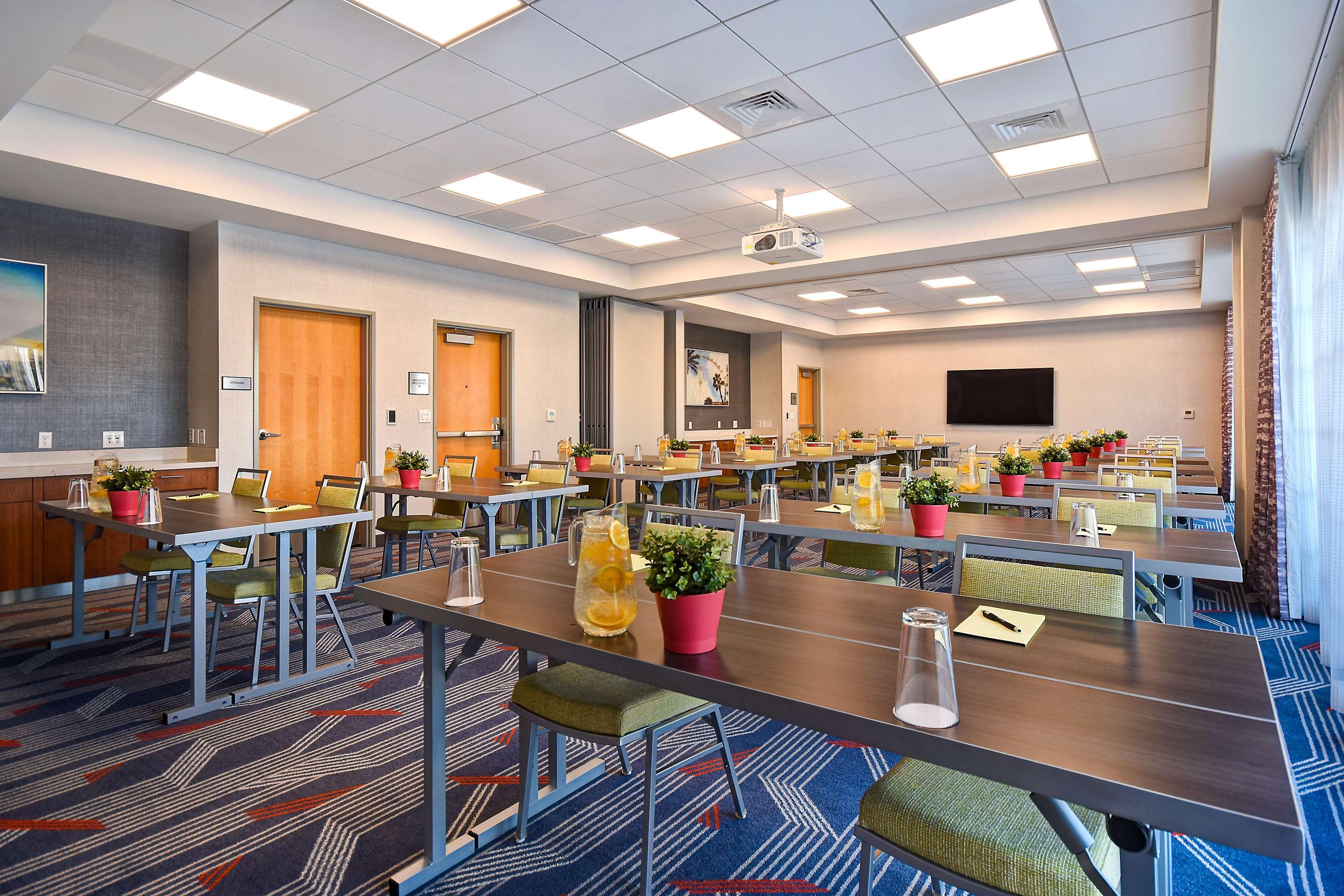 Hampton Inn & Suites Las Vegas Convention Center - No Resort Fee Екстер'єр фото