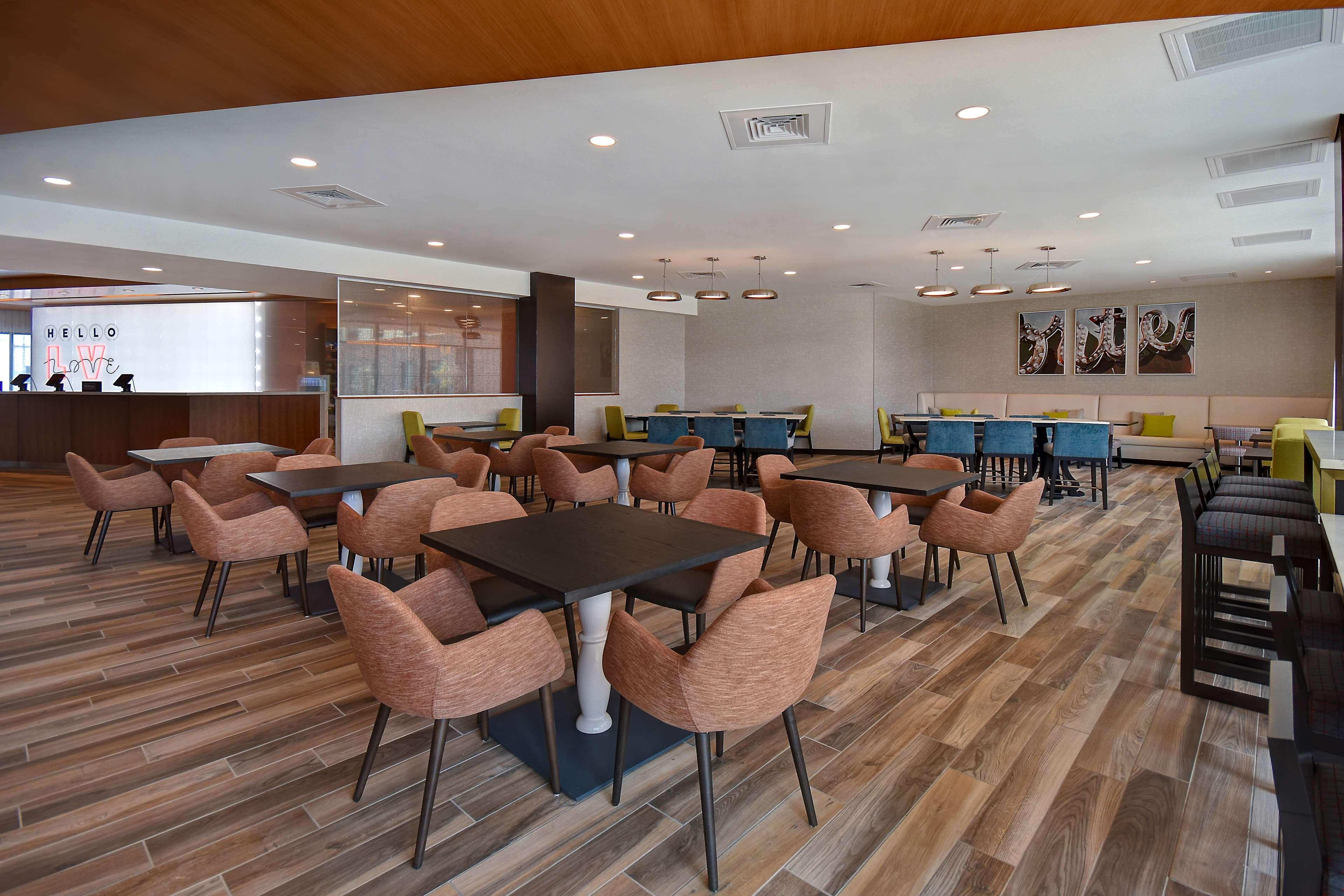 Hampton Inn & Suites Las Vegas Convention Center - No Resort Fee Екстер'єр фото