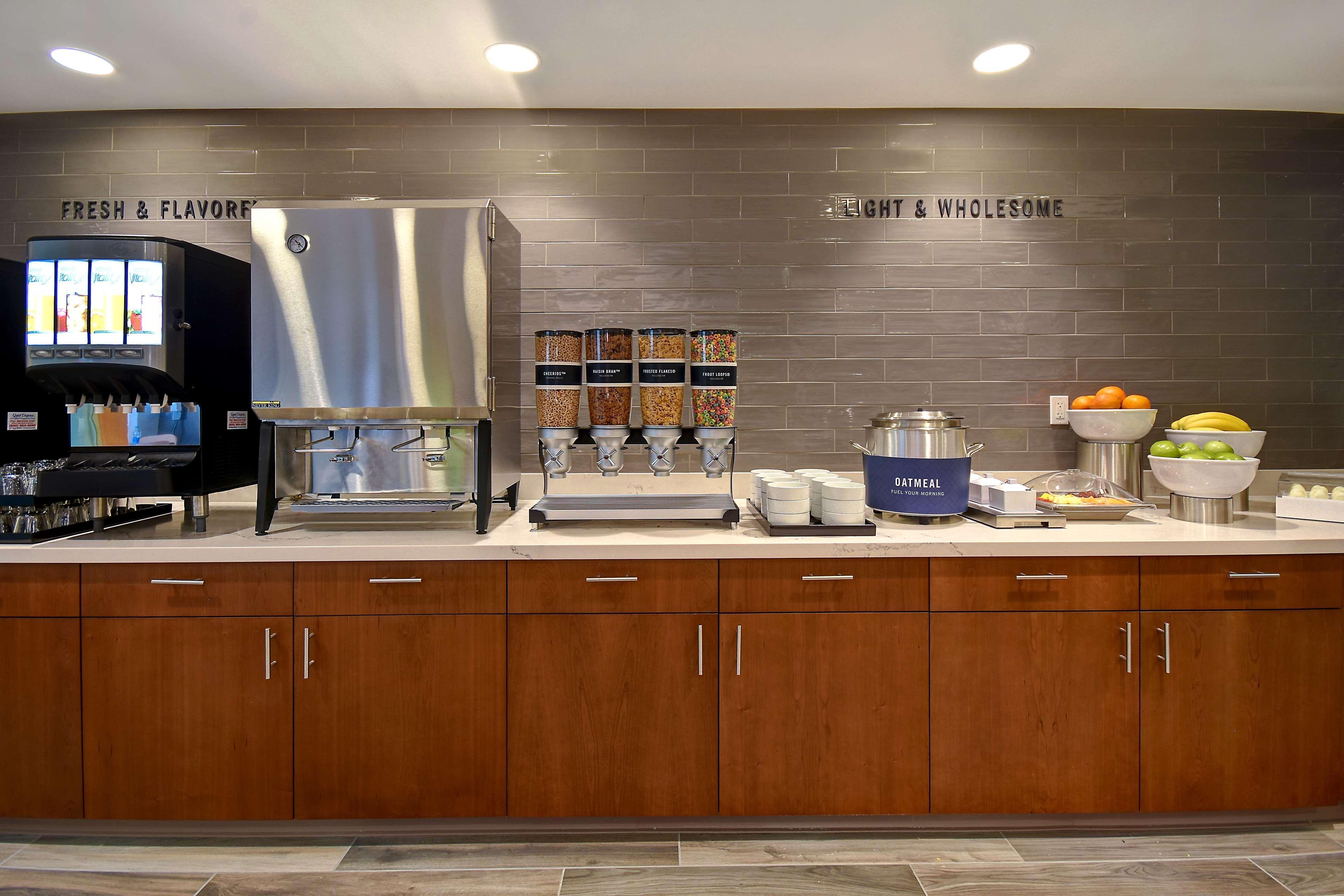 Hampton Inn & Suites Las Vegas Convention Center - No Resort Fee Екстер'єр фото