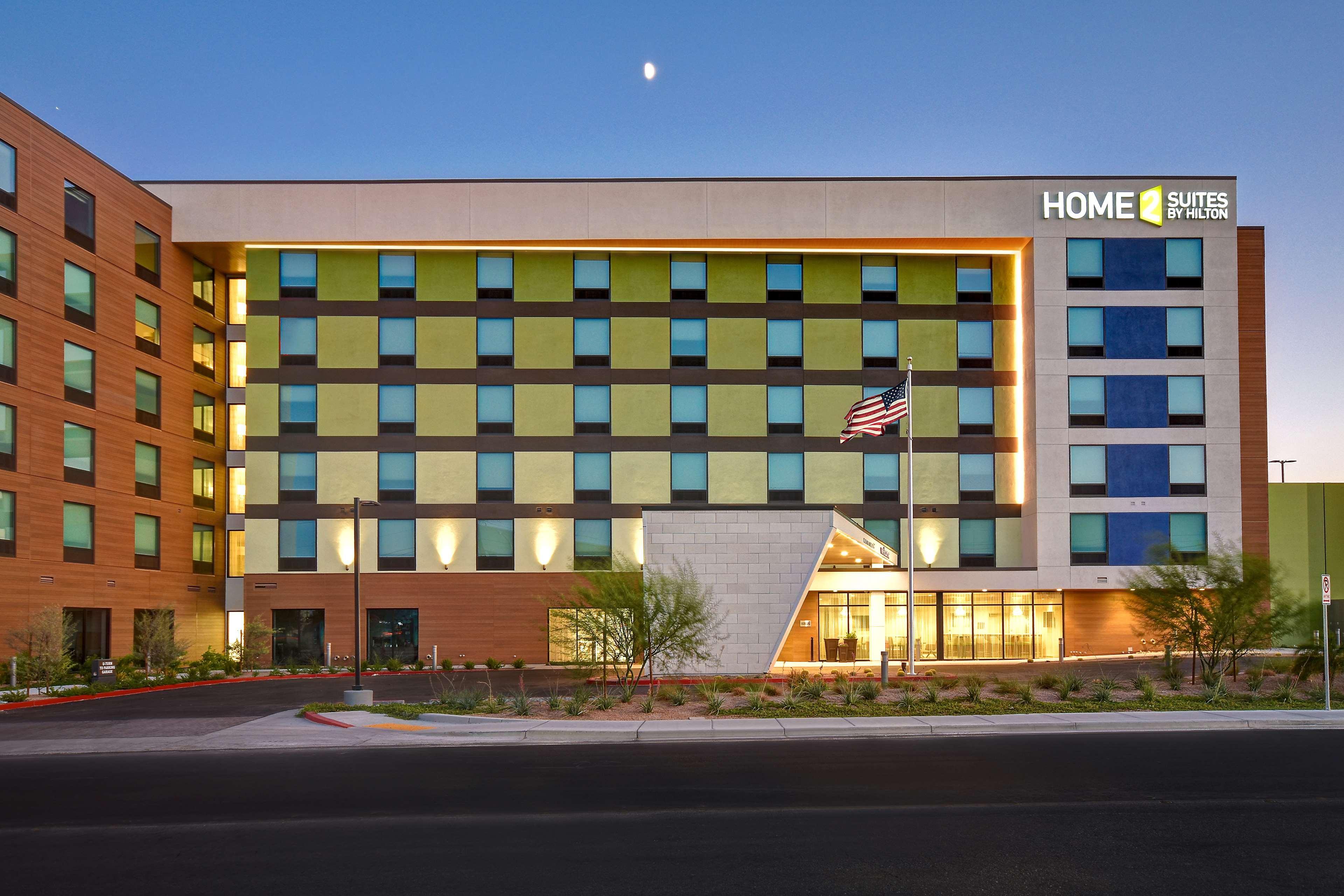 Hampton Inn & Suites Las Vegas Convention Center - No Resort Fee Екстер'єр фото