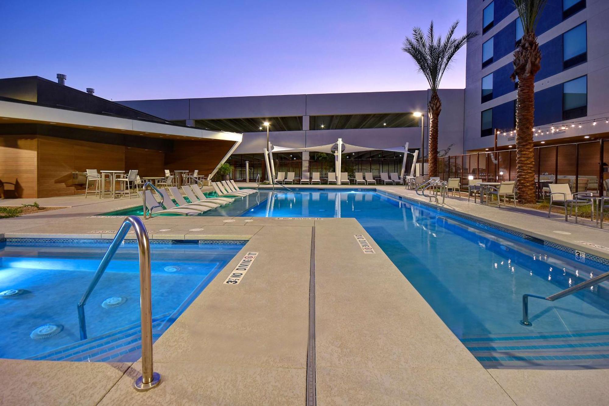 Hampton Inn & Suites Las Vegas Convention Center - No Resort Fee Екстер'єр фото