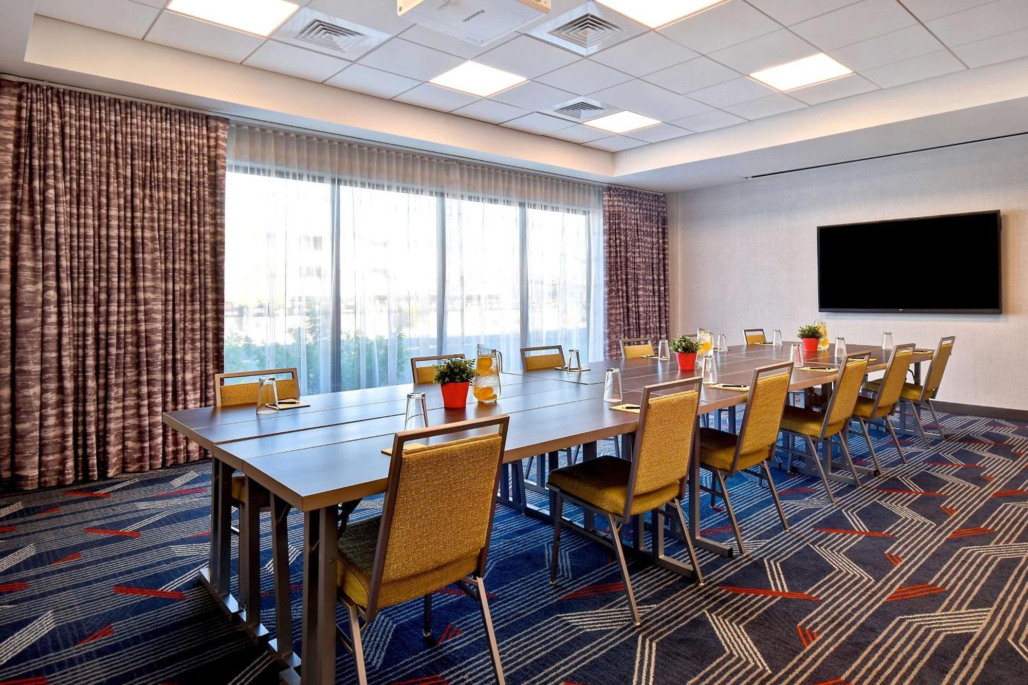 Hampton Inn & Suites Las Vegas Convention Center - No Resort Fee Екстер'єр фото
